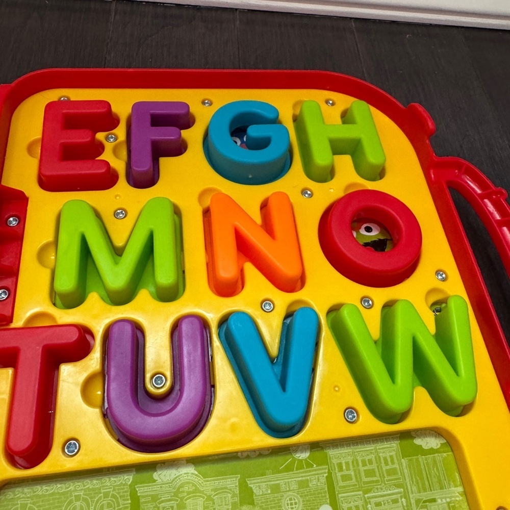 Sesame Street Elmo Red Alphabet Letter Toy Learning Suit Case Toddler Baby Kid - Picture 5 of 8